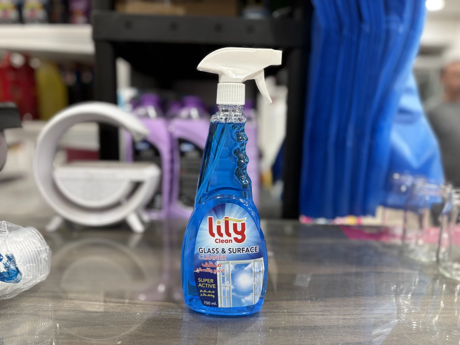 ملمع زجاج Lily